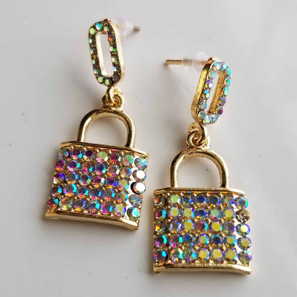 3/25🦋Rhinestone Iridescent Gold Trendy Lock Earrings New